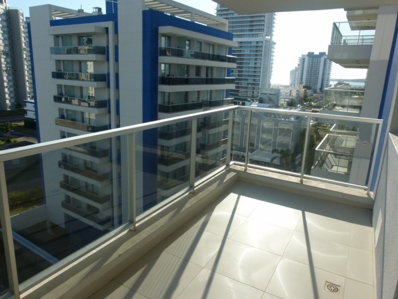 Departamento en alquiler a pasos de la Brava, Punta del Este